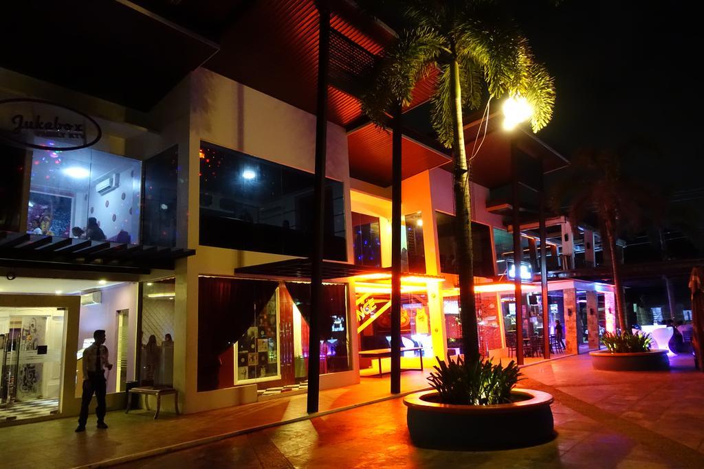วัน มานาโล เพลส Hotel Puerto Princesa ภายนอก รูปภาพ