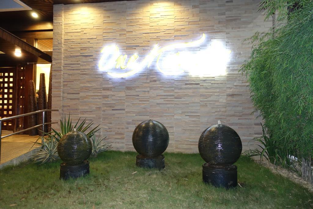 วัน มานาโล เพลส Hotel Puerto Princesa ภายนอก รูปภาพ