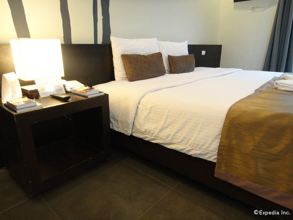 วัน มานาโล เพลส Hotel Puerto Princesa ภายนอก รูปภาพ