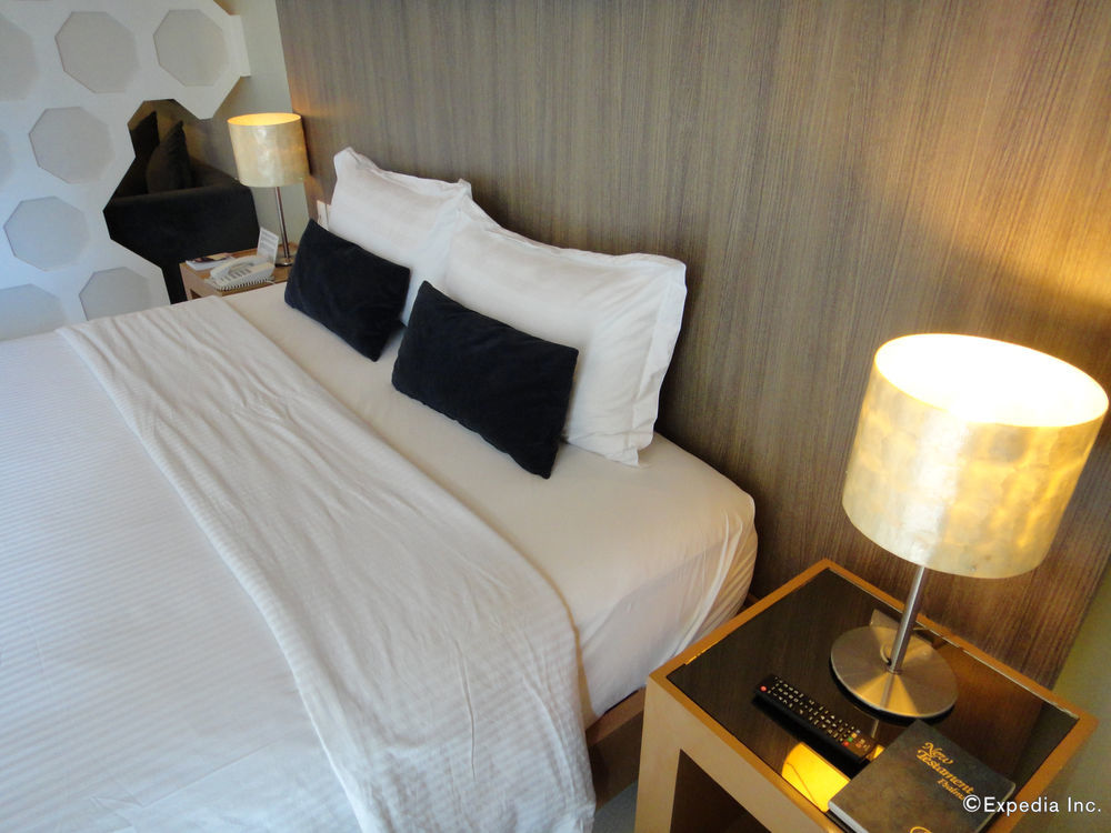 วัน มานาโล เพลส Hotel Puerto Princesa ภายนอก รูปภาพ