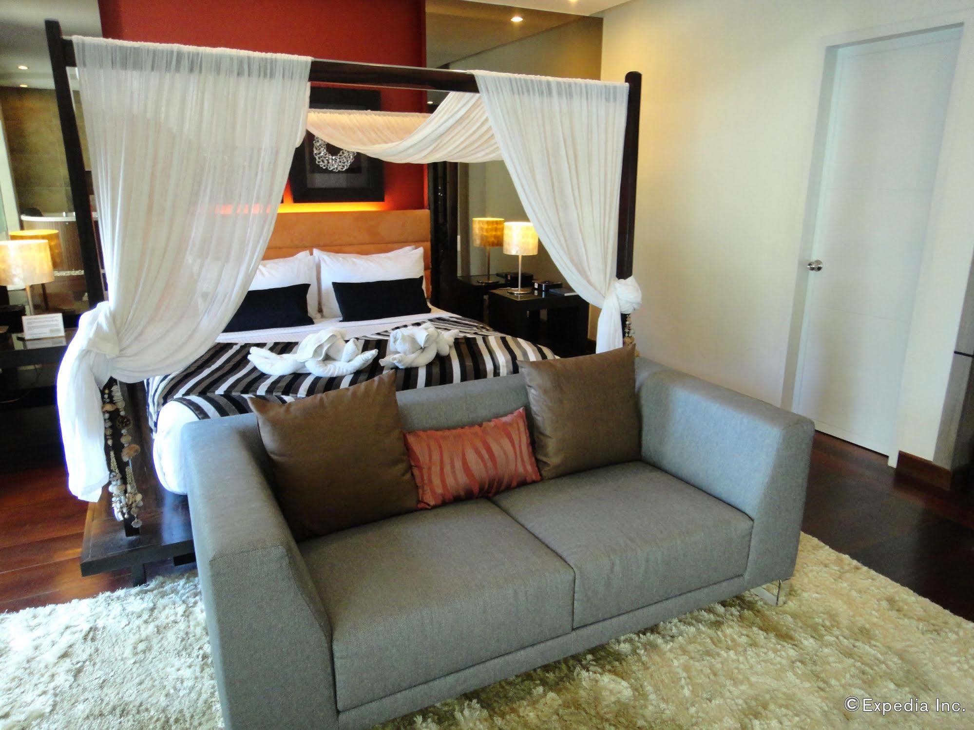วัน มานาโล เพลส Hotel Puerto Princesa ภายนอก รูปภาพ