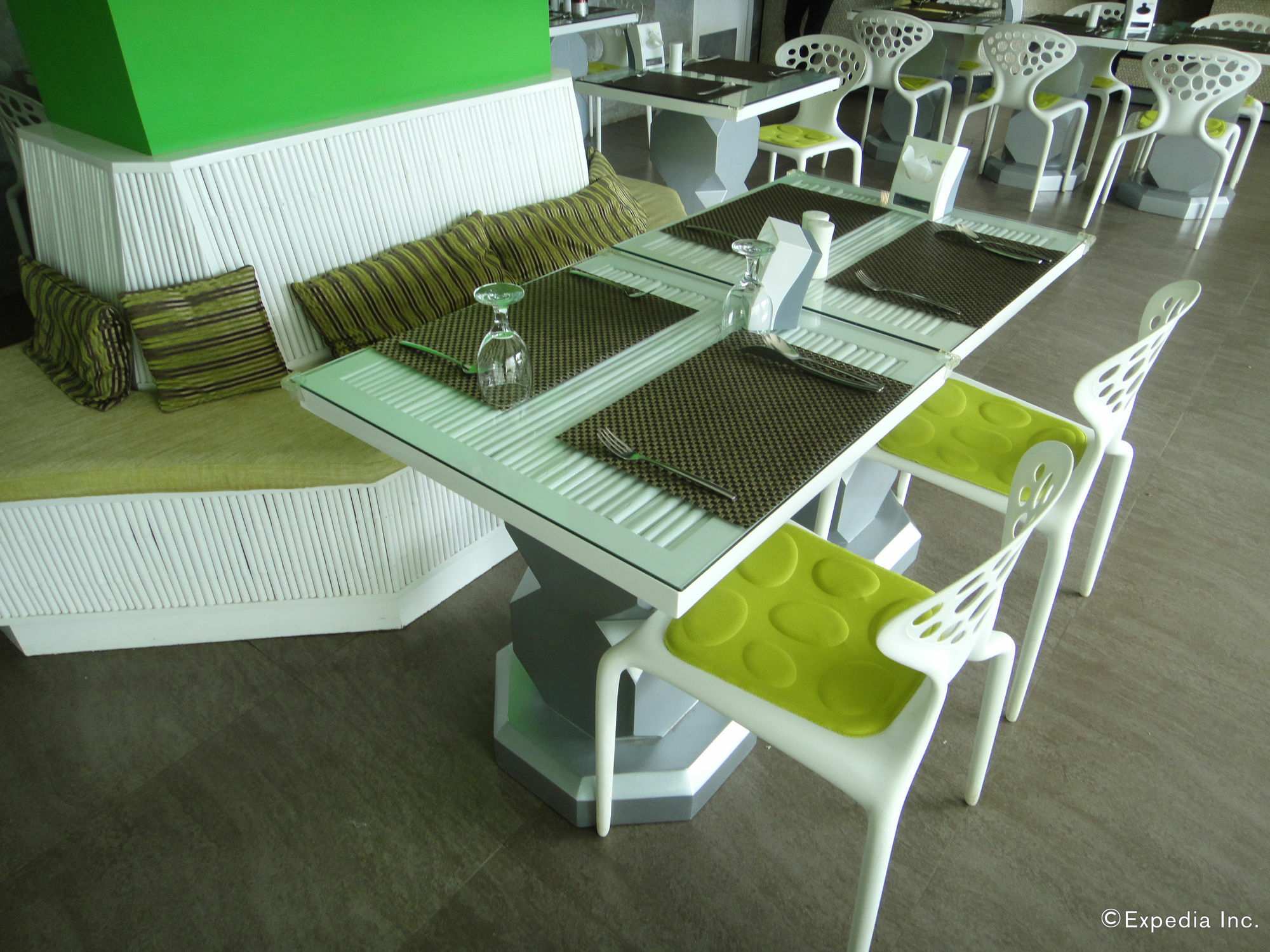 วัน มานาโล เพลส Hotel Puerto Princesa ภายนอก รูปภาพ